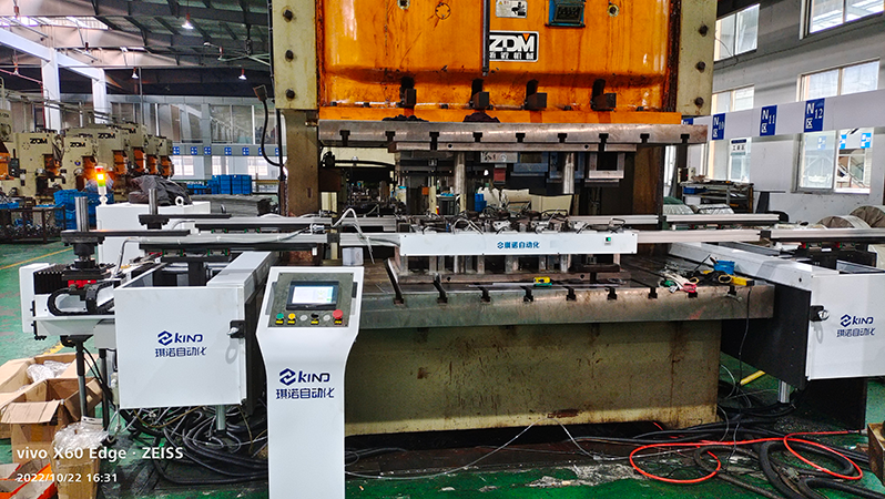 250T三次元機(jī)械手，BYD新能源汽車2 500x400.png