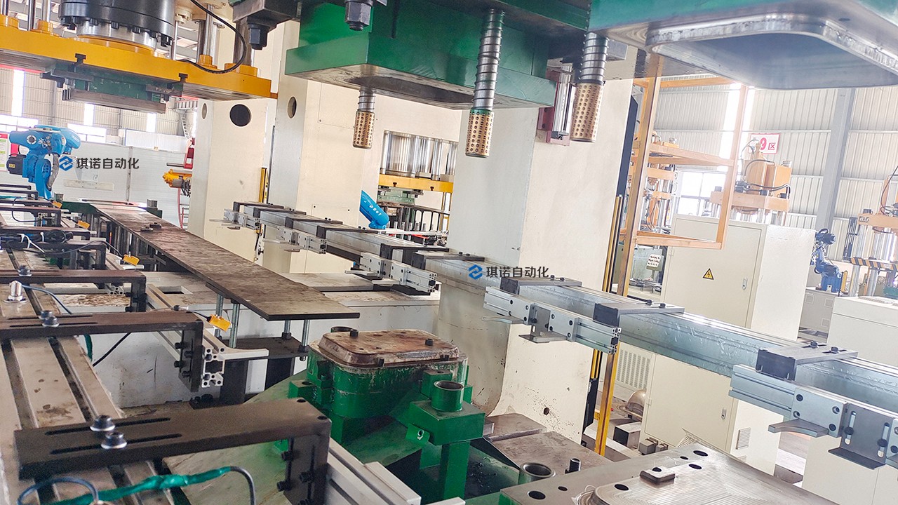 三次元機(jī)械手