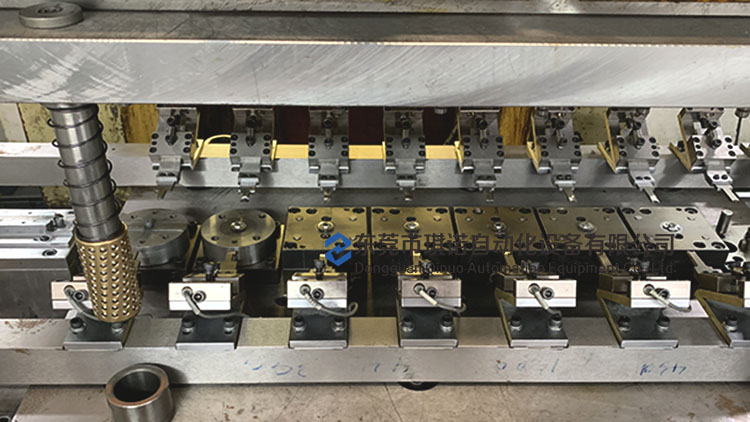 二次元機(jī)械手